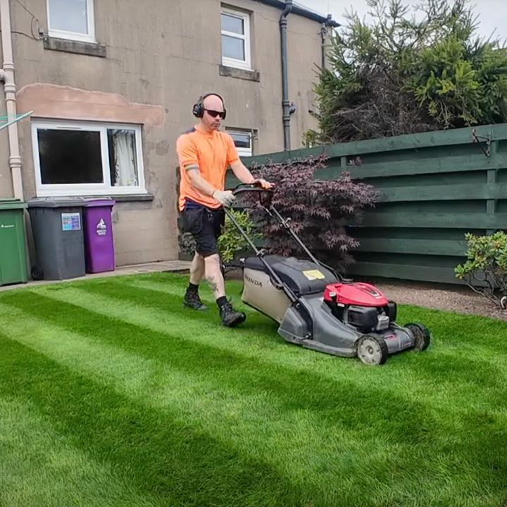 lawn mowing services arbroath